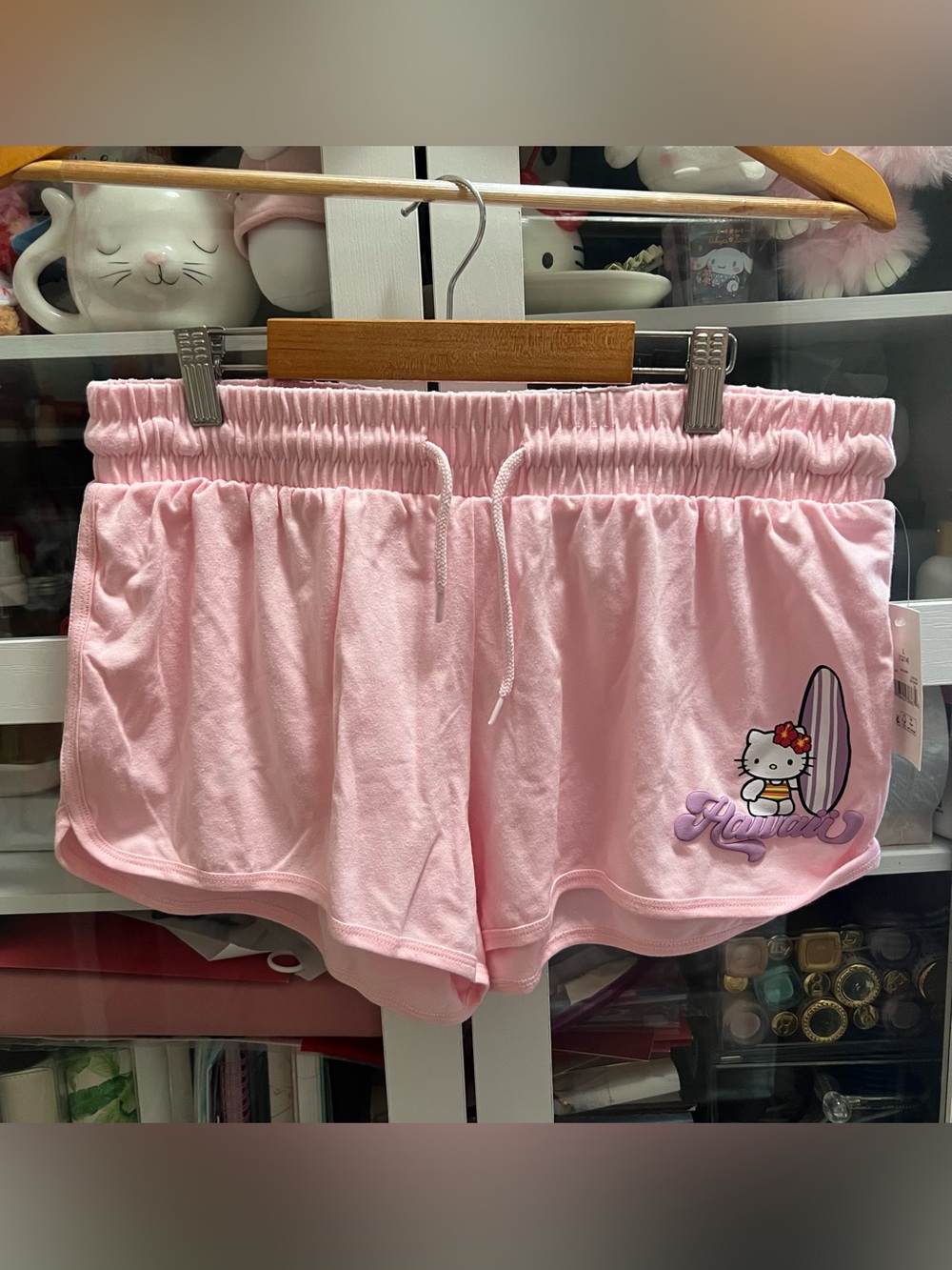 Hello Kitty Hawaii Themed Shorts Light Pink with HK Surfboard M NEW
